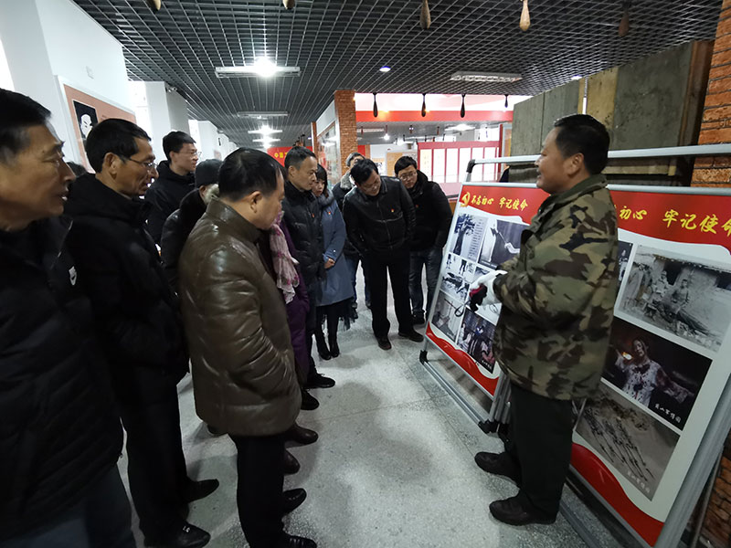 屯溪區(qū)委辦黨支部、屯溪城建投公司黨支部聯(lián)合開展主題黨日共建活動(dòng)