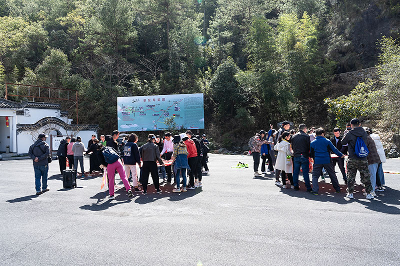 “凝聚巾幗力量，‘婦’能國(guó)投發(fā)展”屯溪區(qū)國(guó)投集團(tuán)黨委開展三月主題黨日活動(dòng)