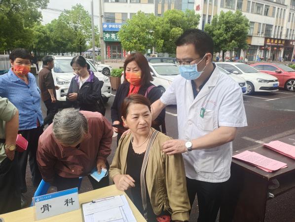 百姓健康系我心，黨員服務(wù)進(jìn)社區(qū)