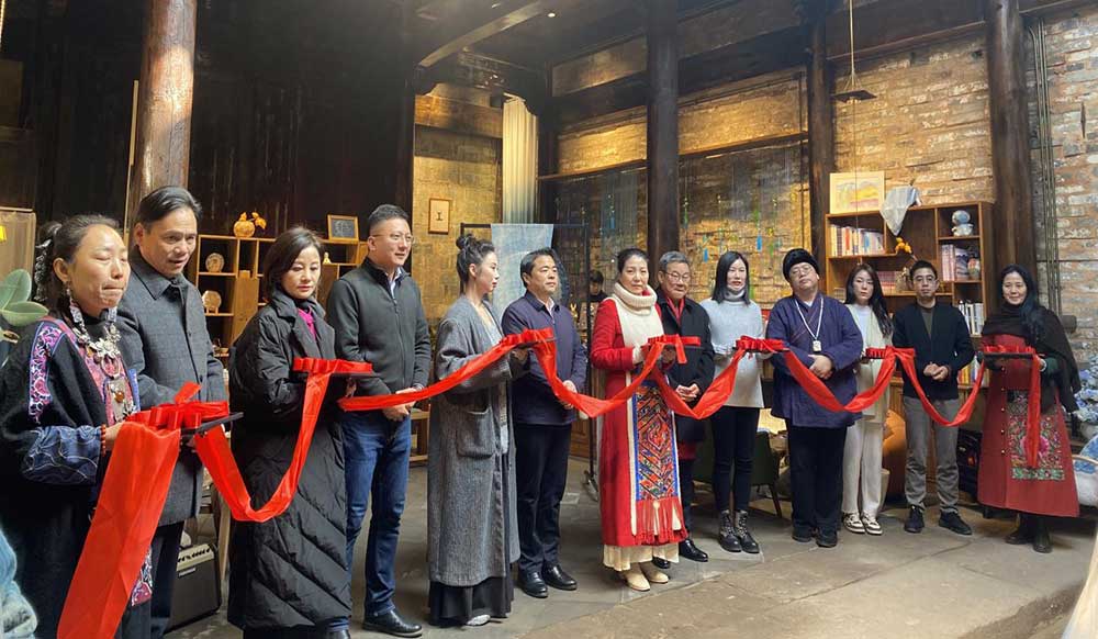 藍(lán)屋藝術(shù)館開業(yè)，為鄉(xiāng)村業(yè)態(tài)增活力